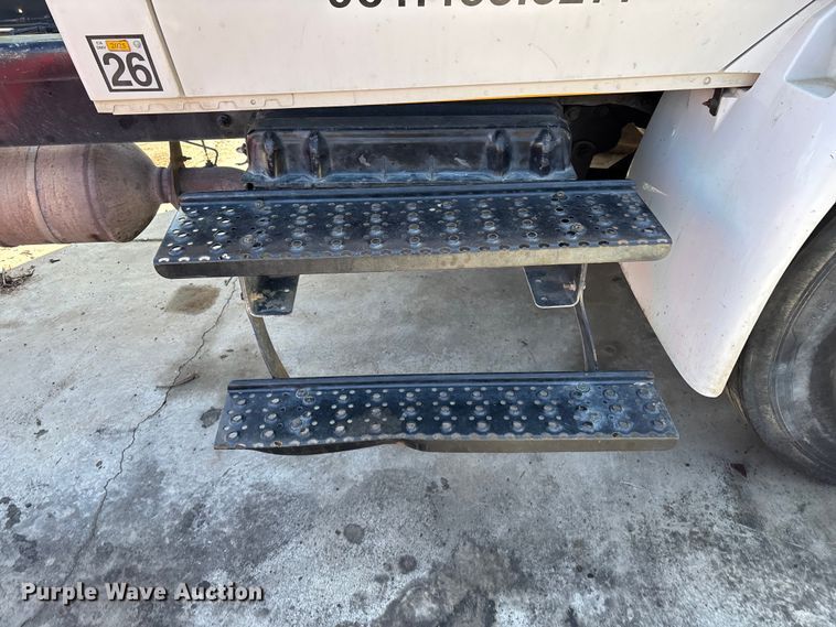 image for item ER7528 2014 International MA025 truck cab and chassis