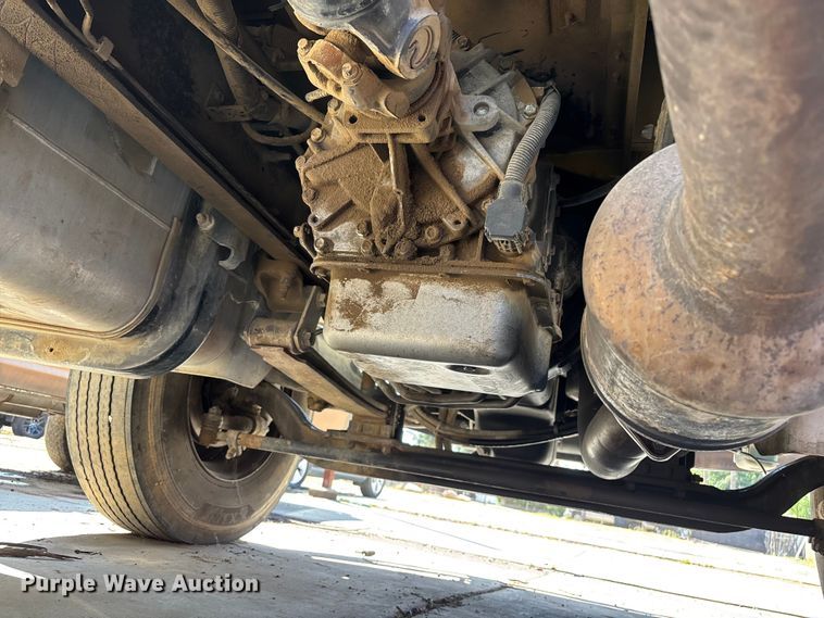 image for item ER7528 2014 International MA025 truck cab and chassis