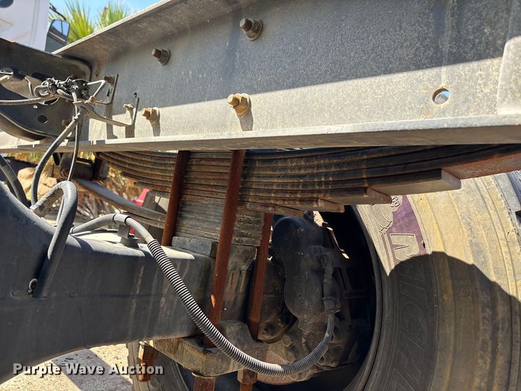 image for item ER7528 2014 International MA025 truck cab and chassis