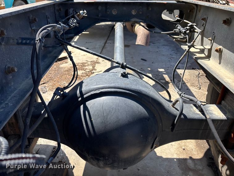 image for item ER7528 2014 International MA025 truck cab and chassis