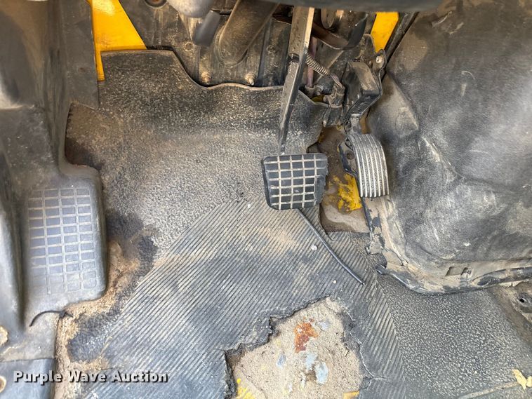 image for item ER7528 2014 International MA025 truck cab and chassis