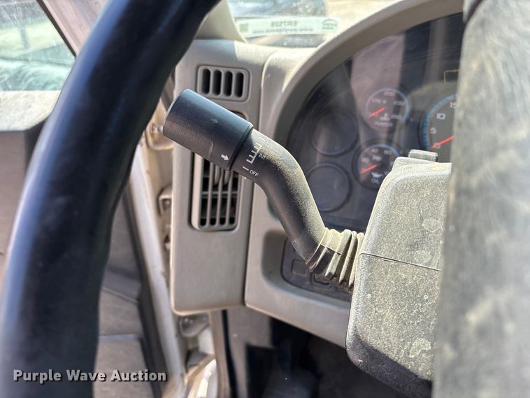 image for item ER7528 2014 International MA025 truck cab and chassis