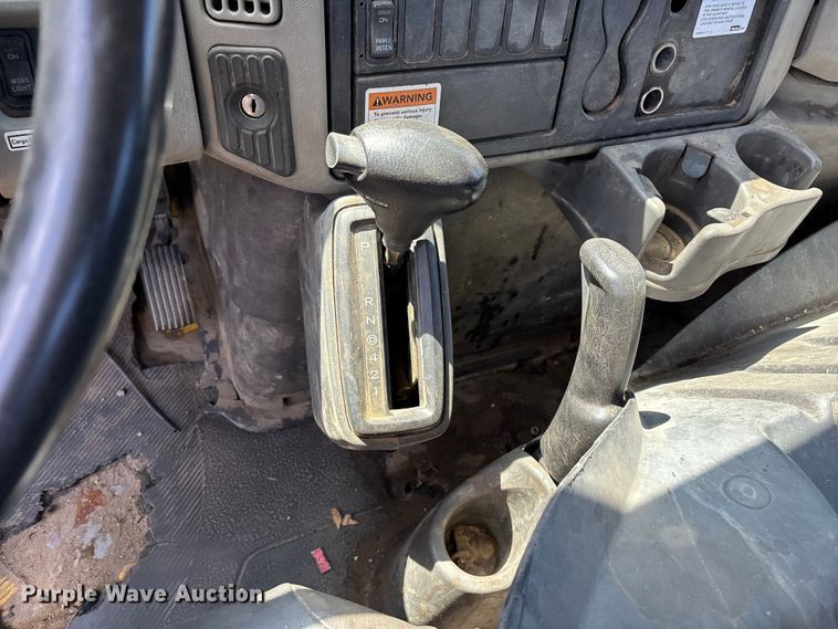 image for item ER7528 2014 International MA025 truck cab and chassis