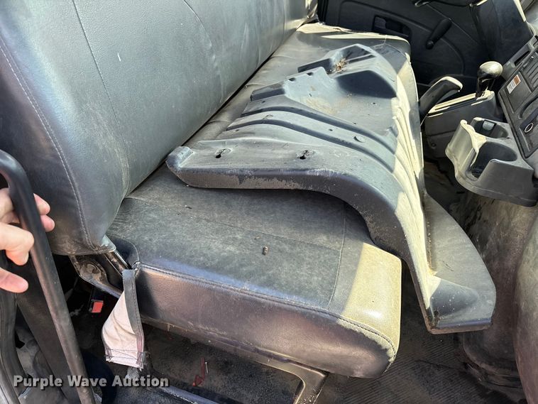 image for item ER7528 2014 International MA025 truck cab and chassis