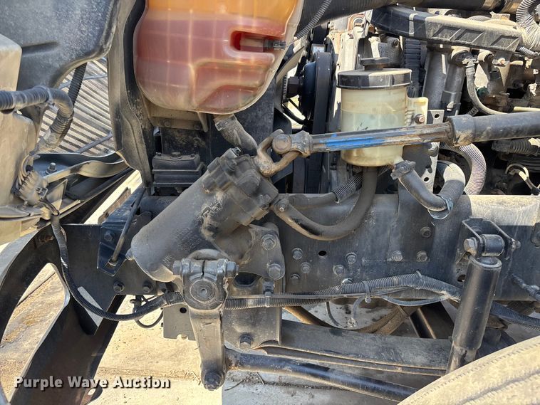 image for item ER7528 2014 International MA025 truck cab and chassis