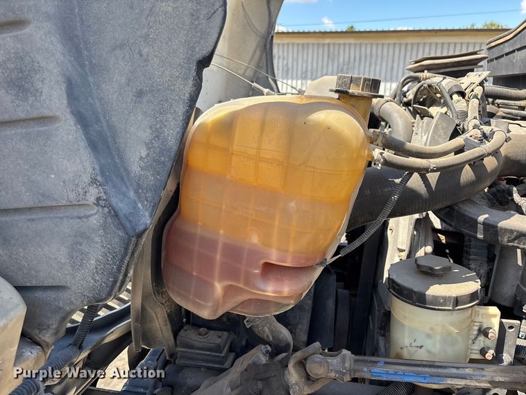 image for item ER7528 2014 International MA025 truck cab and chassis