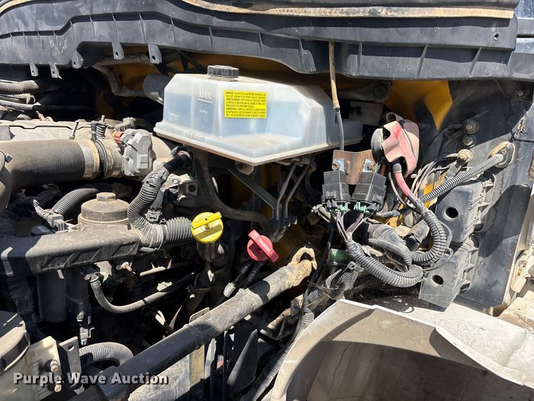 image for item ER7528 2014 International MA025 truck cab and chassis