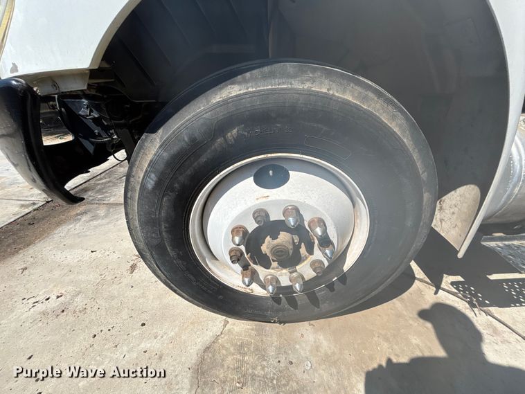 image for item ER7528 2014 International MA025 truck cab and chassis