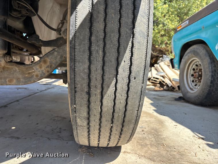 image for item ER7528 2014 International MA025 truck cab and chassis