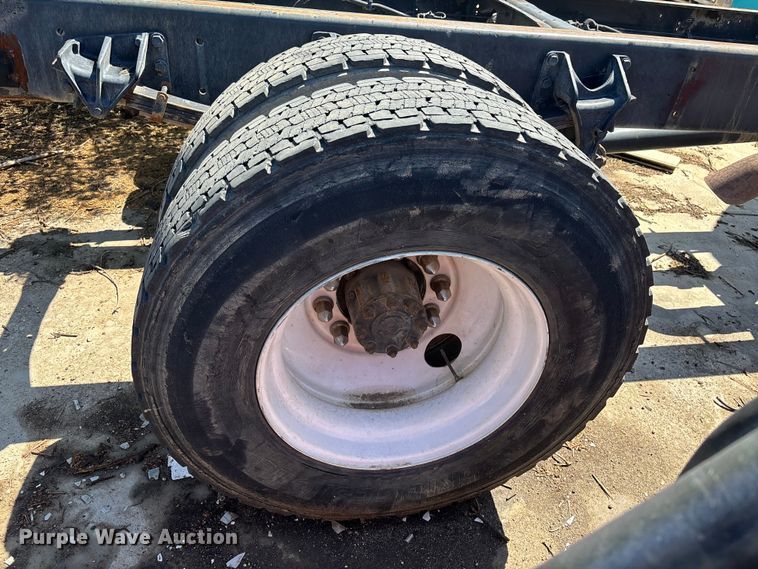 image for item ER7528 2014 International MA025 truck cab and chassis