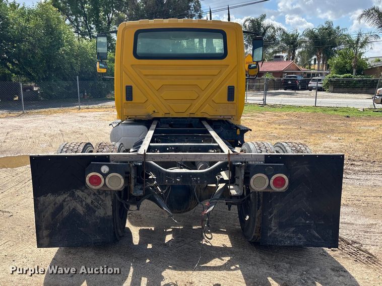 image for item ER7529 2013 International DuraStar 4300 truck cab and chassis