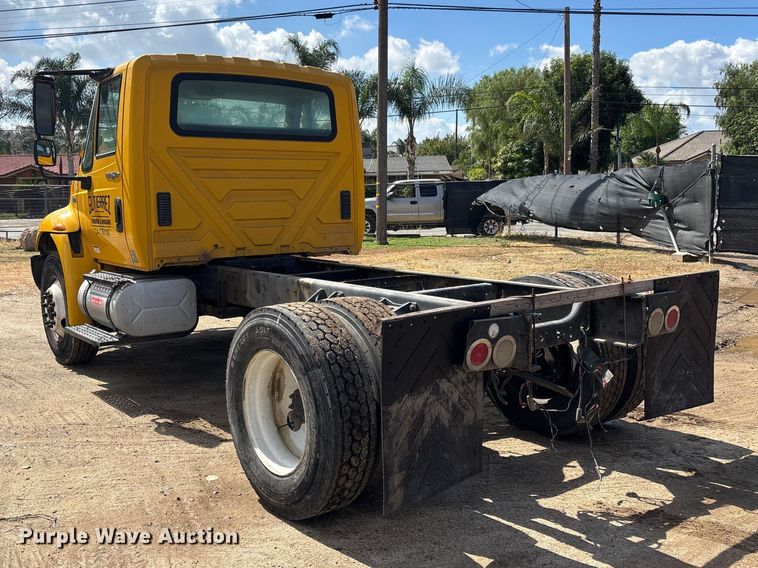 image for item ER7529 2013 International DuraStar 4300 truck cab and chassis