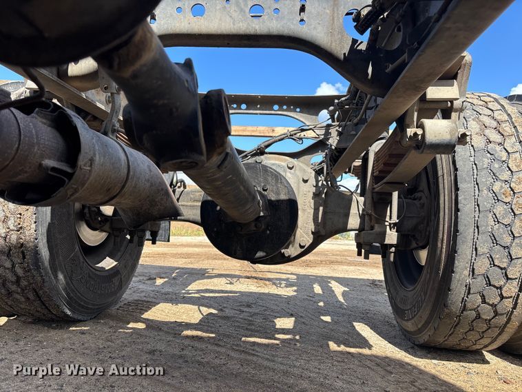 image for item ER7529 2013 International DuraStar 4300 truck cab and chassis