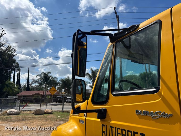 image for item ER7529 2013 International DuraStar 4300 truck cab and chassis