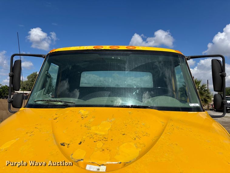 image for item ER7529 2013 International DuraStar 4300 truck cab and chassis