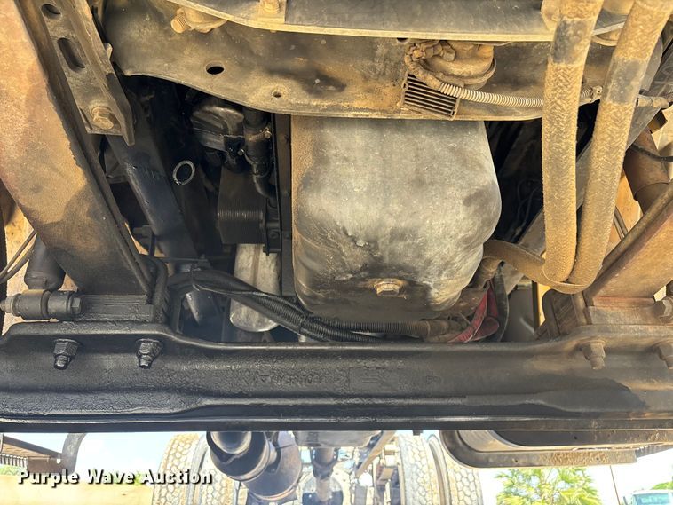 image for item ER7529 2013 International DuraStar 4300 truck cab and chassis