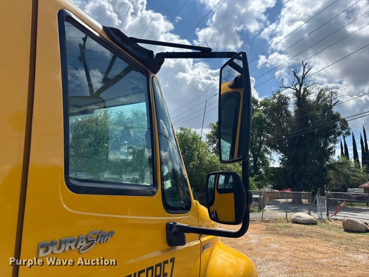 image for item ER7529 2013 International DuraStar 4300 truck cab and chassis