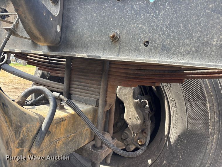 image for item ER7529 2013 International DuraStar 4300 truck cab and chassis