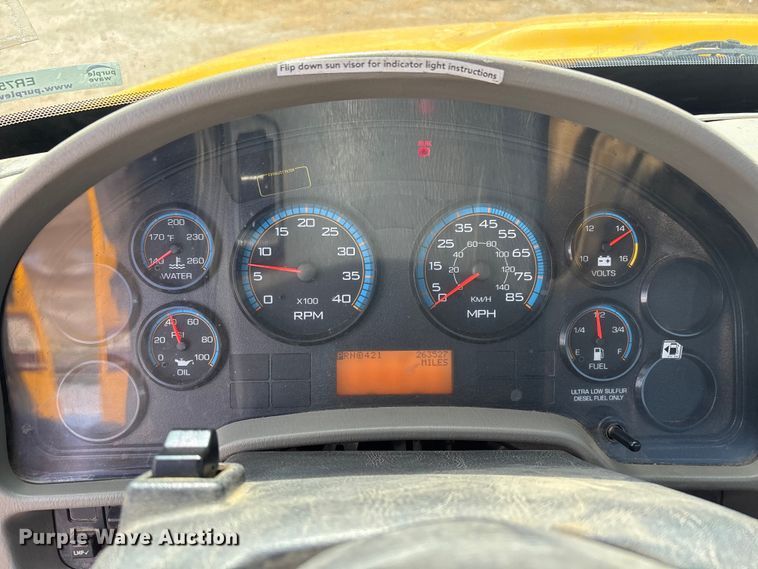 image for item ER7529 2013 International DuraStar 4300 truck cab and chassis