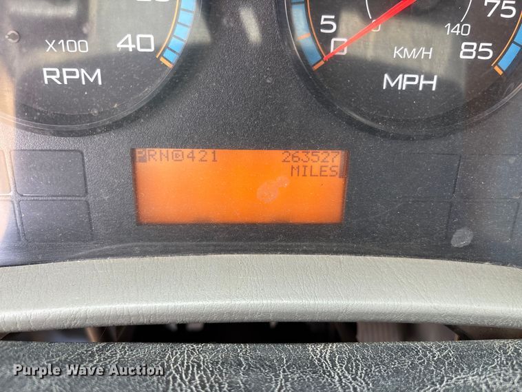 image for item ER7529 2013 International DuraStar 4300 truck cab and chassis