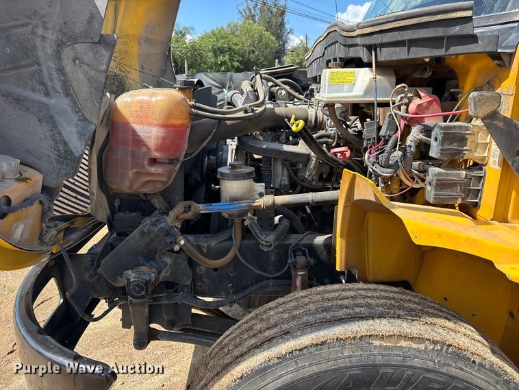 image for item ER7529 2013 International DuraStar 4300 truck cab and chassis