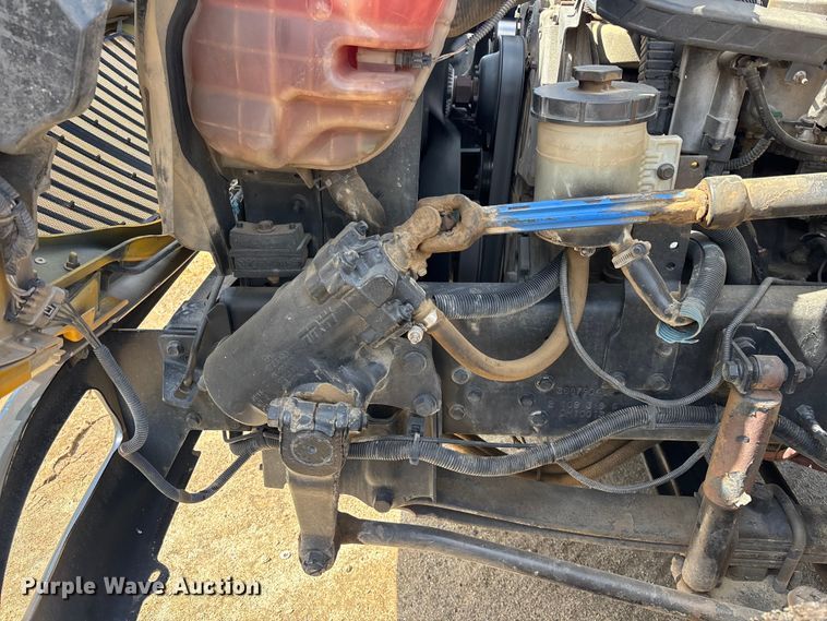 image for item ER7529 2013 International DuraStar 4300 truck cab and chassis