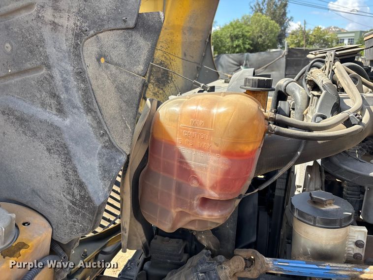 image for item ER7529 2013 International DuraStar 4300 truck cab and chassis