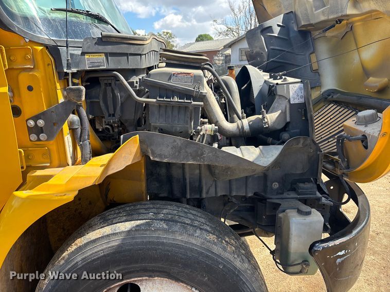 image for item ER7529 2013 International DuraStar 4300 truck cab and chassis