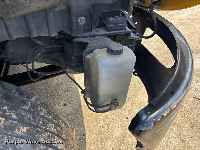 image for item ER7529 2013 International DuraStar 4300 truck cab and chassis