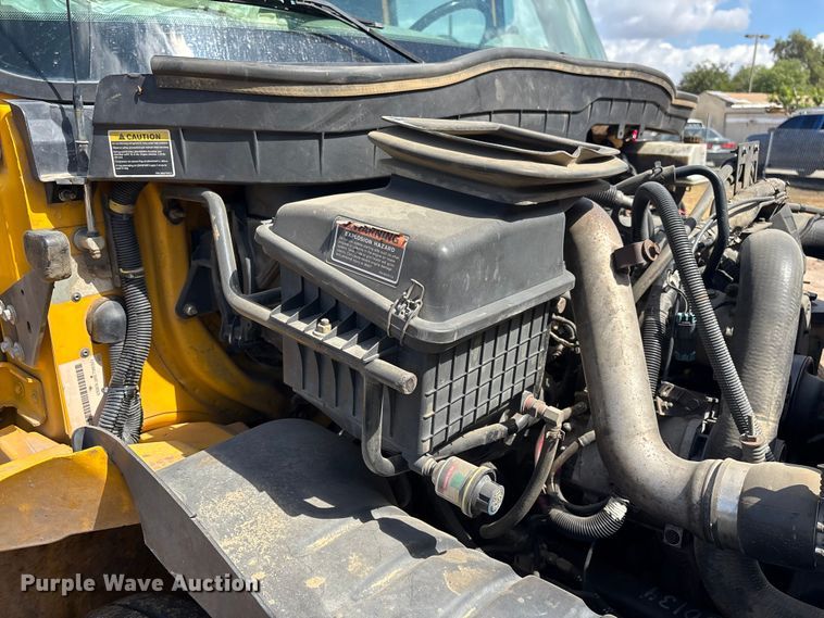 image for item ER7529 2013 International DuraStar 4300 truck cab and chassis