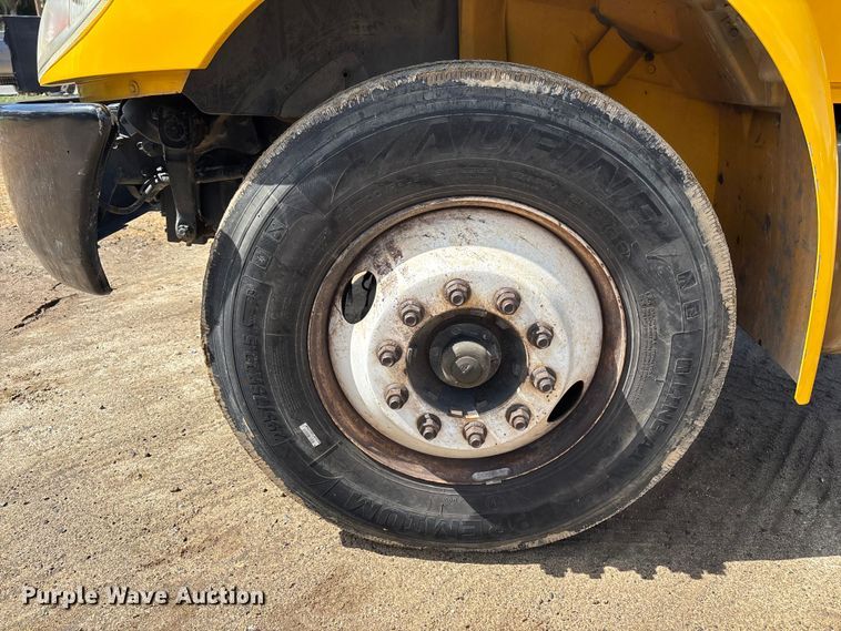 image for item ER7529 2013 International DuraStar 4300 truck cab and chassis