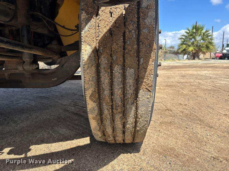 image for item ER7529 2013 International DuraStar 4300 truck cab and chassis