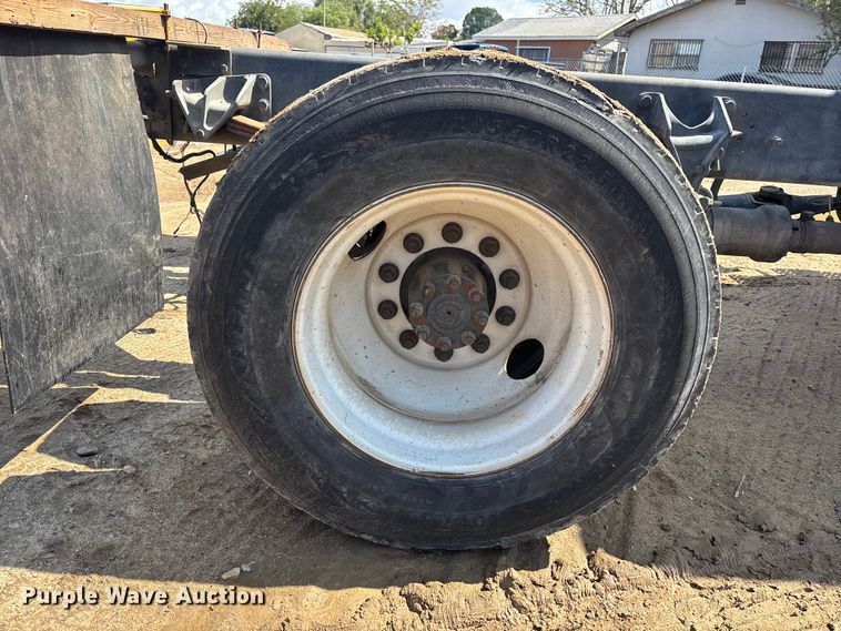 image for item ER7529 2013 International DuraStar 4300 truck cab and chassis