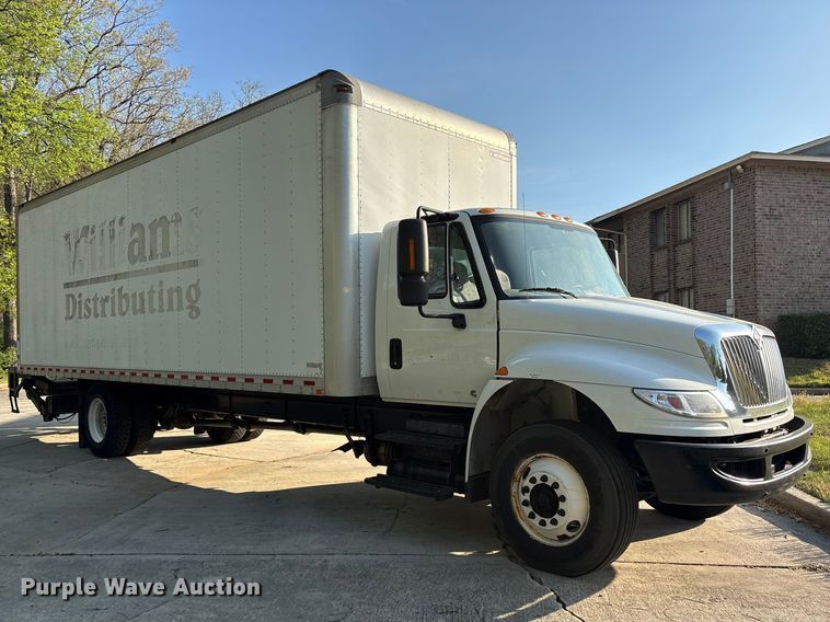 image for item ES8731 2019 International Durastar 4300 box truck