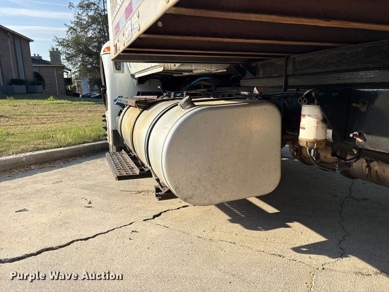 image for item ES8731 2019 International Durastar 4300 box truck