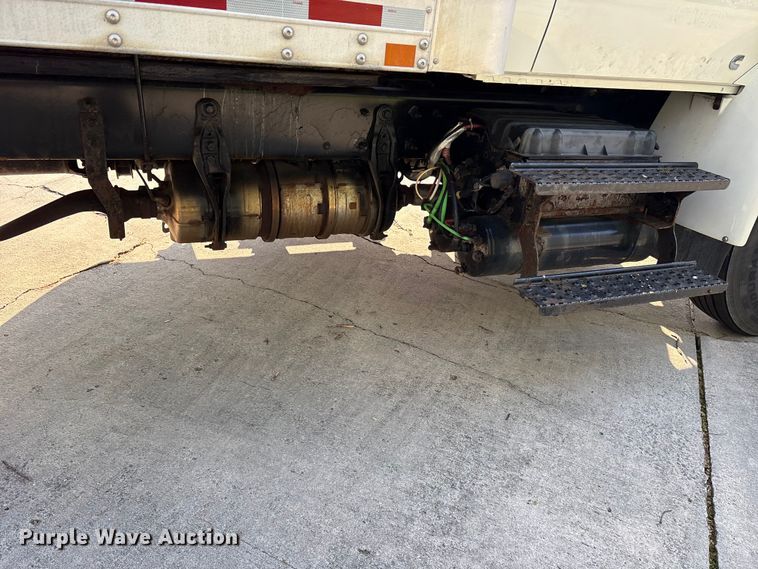 image for item ES8731 2019 International Durastar 4300 box truck