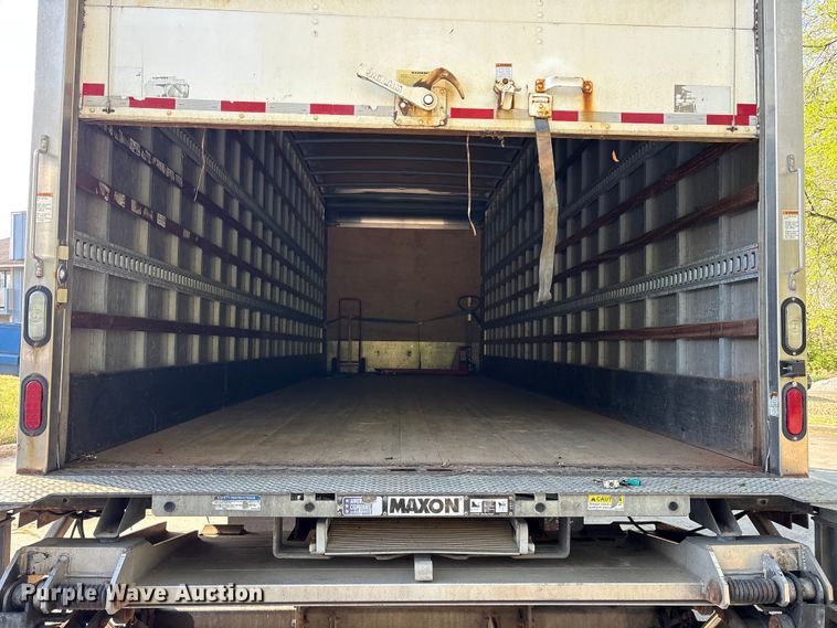 image for item ES8731 2019 International Durastar 4300 box truck