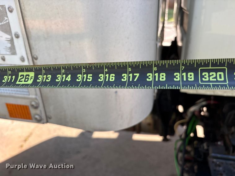 image for item ES8731 2019 International Durastar 4300 box truck