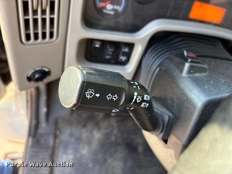 image for item ES8731 2019 International Durastar 4300 box truck