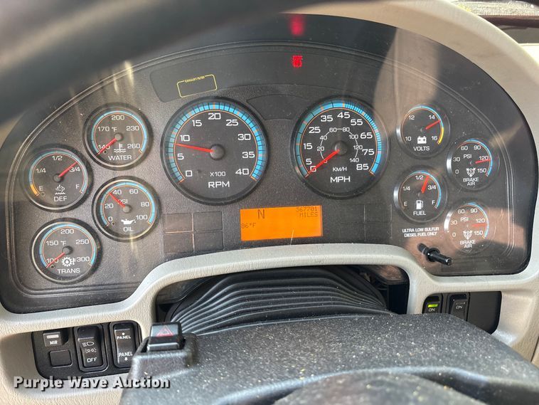 image for item ES8731 2019 International Durastar 4300 box truck