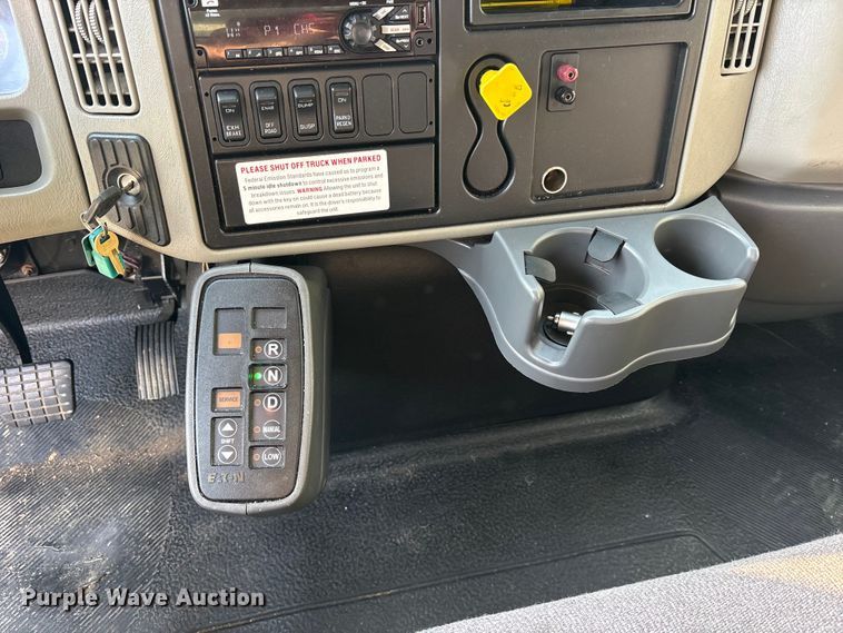 image for item ES8731 2019 International Durastar 4300 box truck