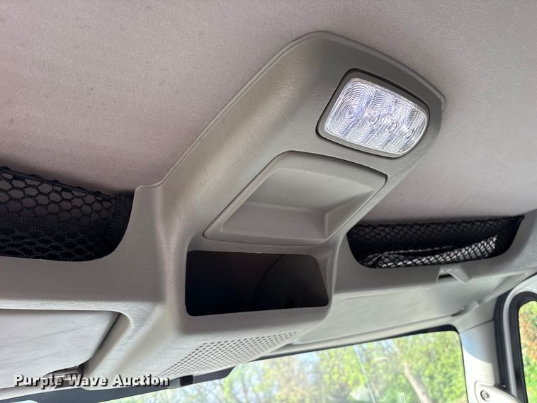 image for item ES8731 2019 International Durastar 4300 box truck