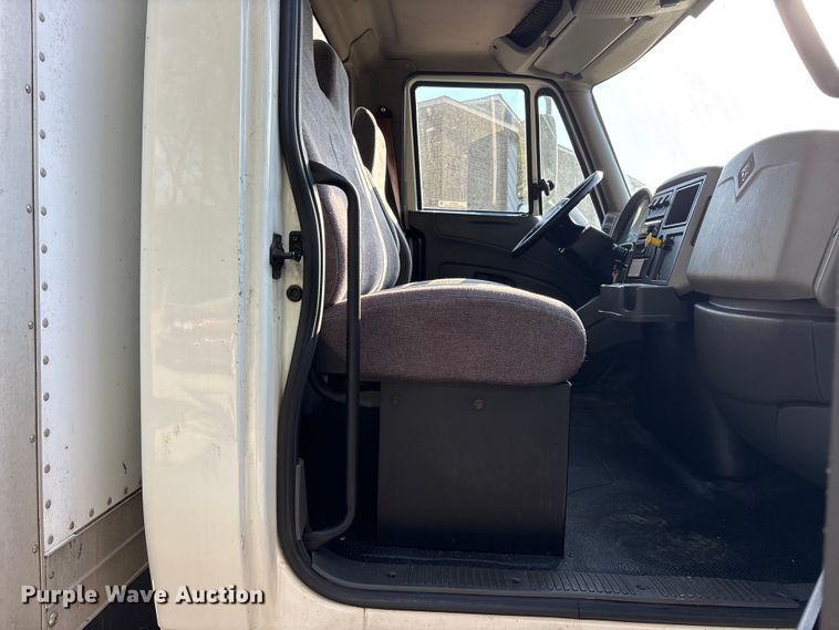 image for item ES8731 2019 International Durastar 4300 box truck