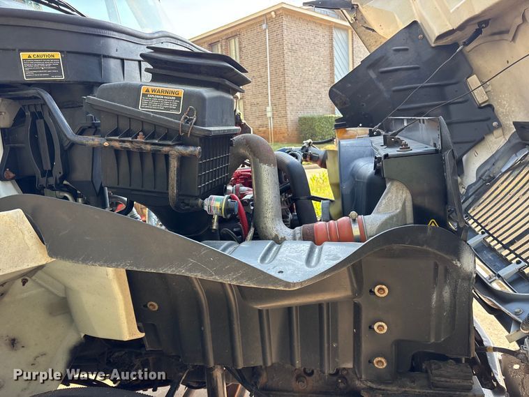 image for item ES8731 2019 International Durastar 4300 box truck