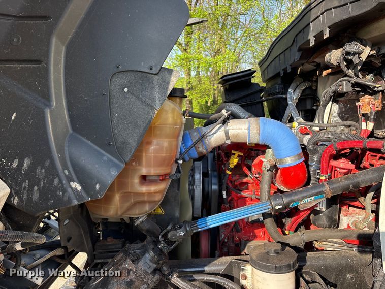 image for item ES8731 2019 International Durastar 4300 box truck