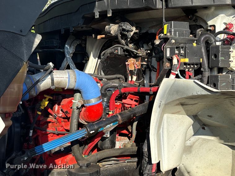 image for item ES8731 2019 International Durastar 4300 box truck