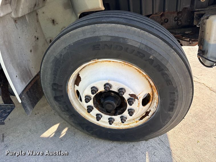 image for item ES8731 2019 International Durastar 4300 box truck