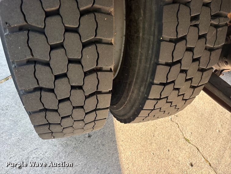 image for item ES8731 2019 International Durastar 4300 box truck