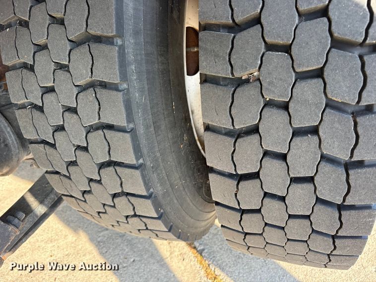 image for item ES8731 2019 International Durastar 4300 box truck