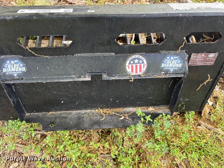 image for item ES8747 Blue Diamond 108305-25 compact utility loader rock bucket